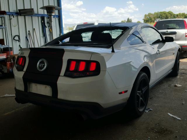 1ZVBP8CF3C5245981 - 2012 FORD MUSTANG GT WHITE photo 4