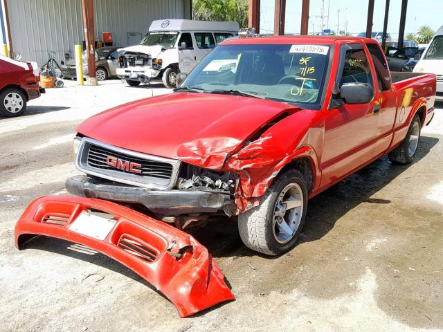 1GTCS19W028235930 - 2002 GMC SONOMA RED photo 2