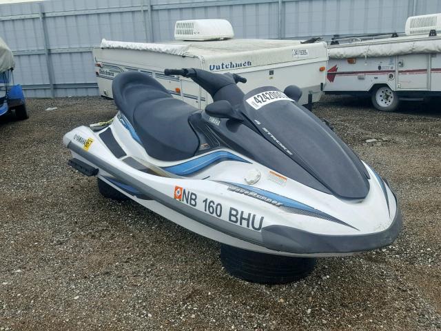 YAMA2667J304 - 2004 YAMAHA WAVERUNNER WHITE photo 1