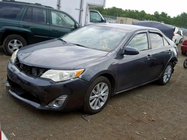 4T1BD1FK7DU066485 - 2013 TOYOTA CAMRY HYBR GRAY photo 2