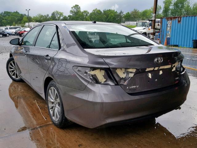 4T1BF1FK5FU895049 - 2015 TOYOTA CAMRY LE GRAY photo 3
