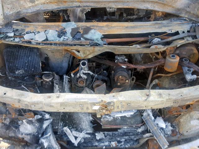 1GDFG15R711202747 - 2001 GMC SAVANA RV BURN photo 7