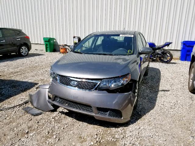 KNAFU4A25D5647425 - 2013 KIA FORTE EX GRAY photo 2