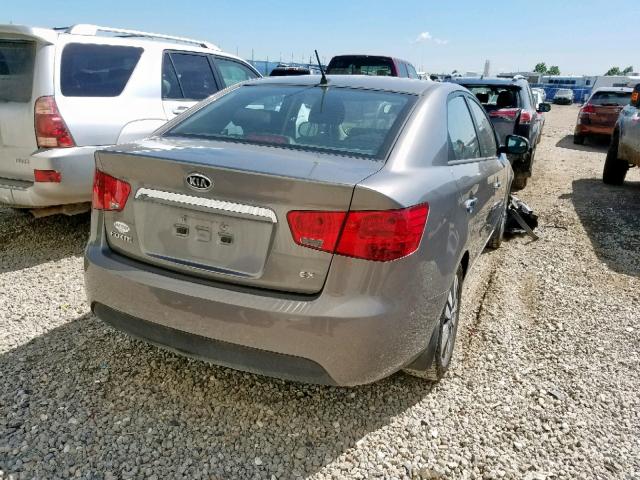 KNAFU4A25D5647425 - 2013 KIA FORTE EX GRAY photo 4