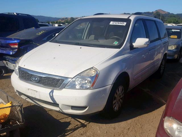 KNDMG4C77B6410663 - 2011 KIA SEDONA LX WHITE photo 2