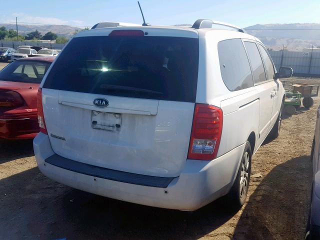 KNDMG4C77B6410663 - 2011 KIA SEDONA LX WHITE photo 4