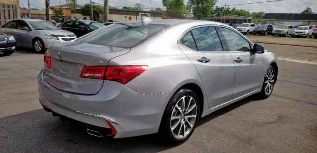 19UUB2F3XJA004921 - 2018 ACURA TLX SILVER photo 3