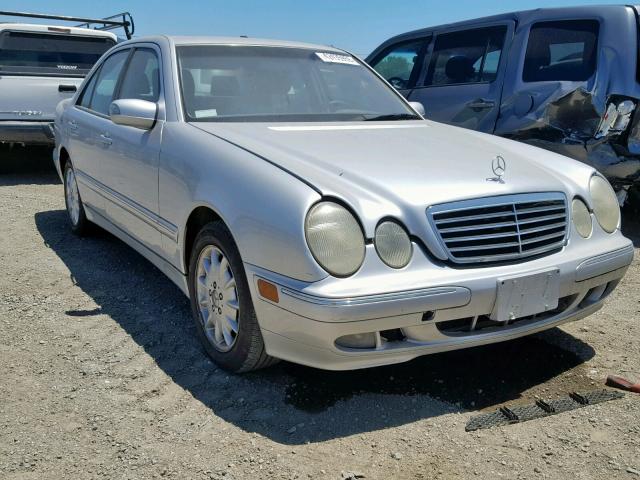 WDBJF65J7YB034197 - 2000 MERCEDES-BENZ E 320 SILVER photo 1