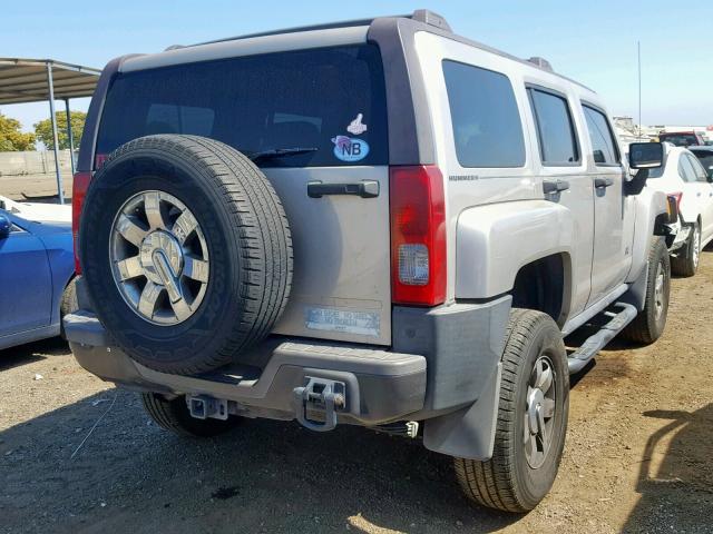 5GTDN136068255291 - 2006 HUMMER H3 SILVER photo 4