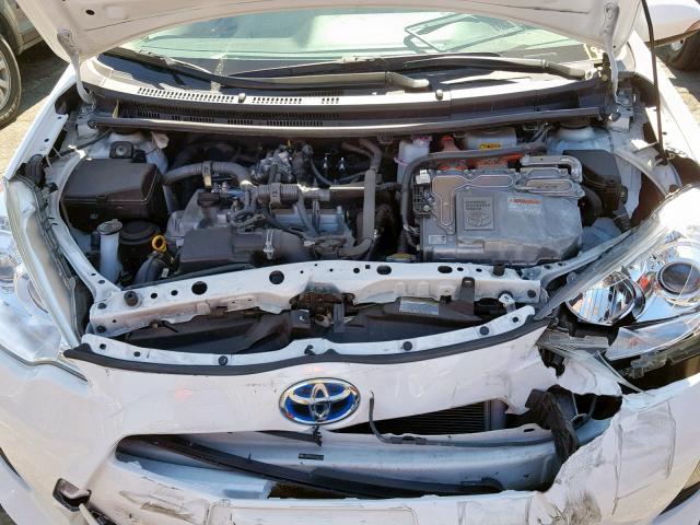 JTDKDTB33E1061172 - 2014 TOYOTA PRIUS C WHITE photo 7