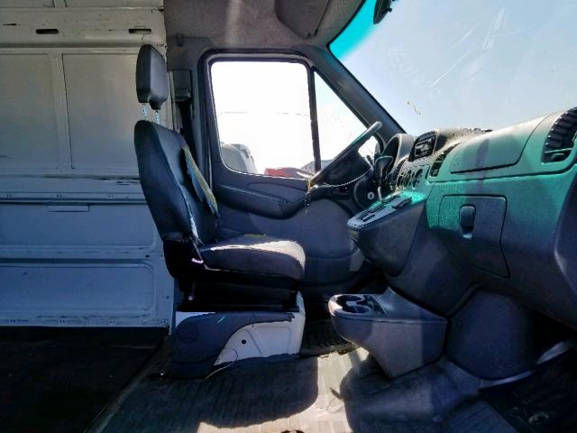 WD0PD644665952720 - 2006 DODGE SPRINTER 2 WHITE photo 5