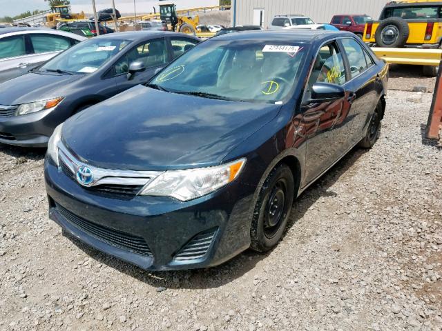 4T1BD1FK4EU122142 - 2014 TOYOTA CAMRY HYBR BLUE photo 2