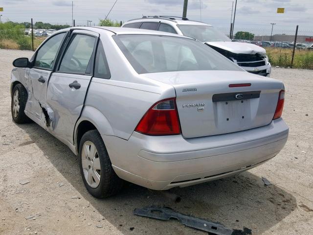 1FAFP34N07W177965 - 2007 FORD FOCUS ZX4 SILVER photo 3