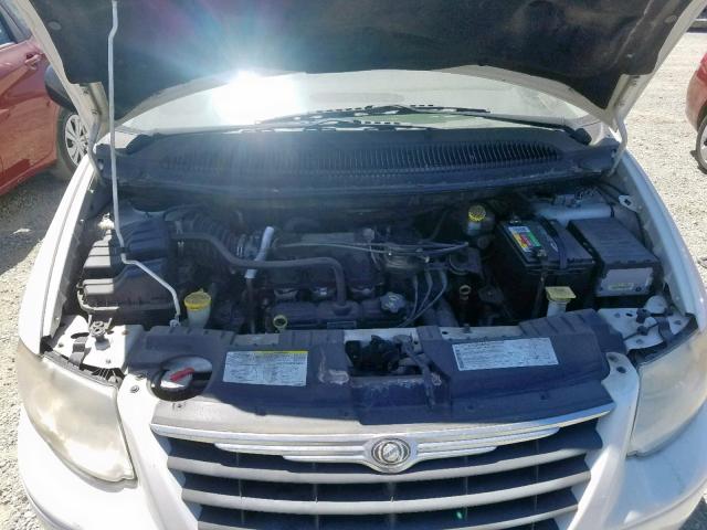 2C4GP54L55R351608 - 2005 CHRYSLER TOWN & COU WHITE photo 7