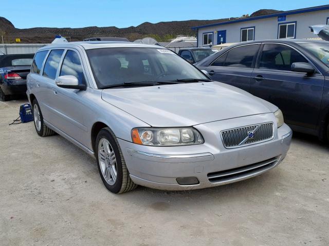 YV1SW592171655887 - 2007 VOLVO V70 2.5T SILVER photo 1