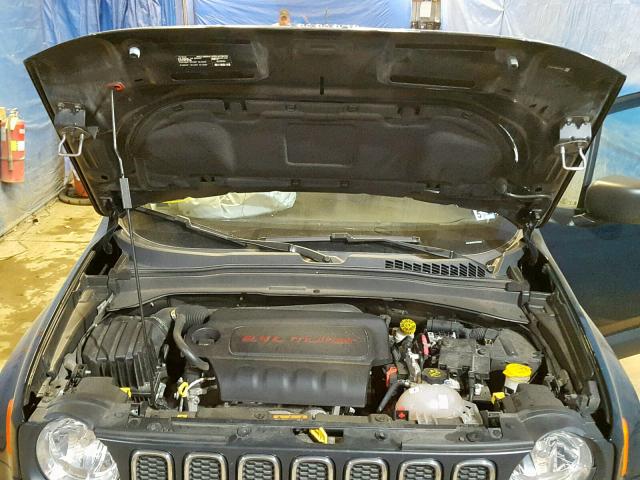 ZACCJBAB9JPG78828 - 2018 JEEP RENEGADE S შავი ფოტო 7