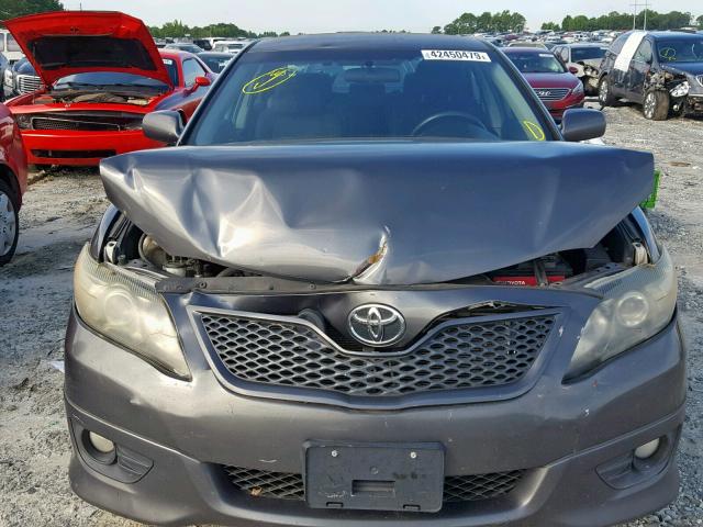 4T1BF3EK0BU604285 - 2011 TOYOTA CAMRY BASE GRAY photo 9