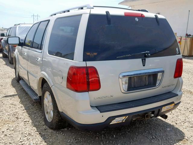 5LMFU28506LJ02179 - 2006 LINCOLN NAVIGATOR 白色 照片 3