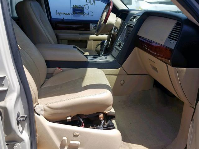 5LMFU28506LJ02179 - 2006 LINCOLN NAVIGATOR 白色 照片 5