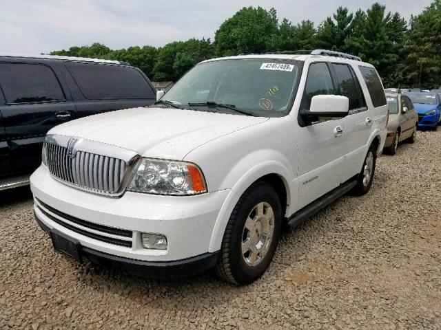 5LMFU28556LJ03313 - 2006 LINCOLN NAVIGATOR თეთრი ფოტო 2