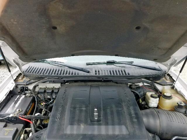 5LMFU28556LJ03313 - 2006 LINCOLN NAVIGATOR თეთრი ფოტო 7