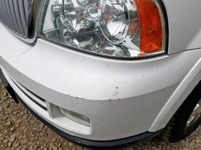 5LMFU28556LJ03313 - 2006 LINCOLN NAVIGATOR თეთრი ფოტო 9