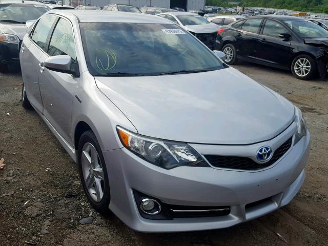 4T1BD1FK1EU121532 - 2014 TOYOTA CAMRY HYBR SILVER photo 1