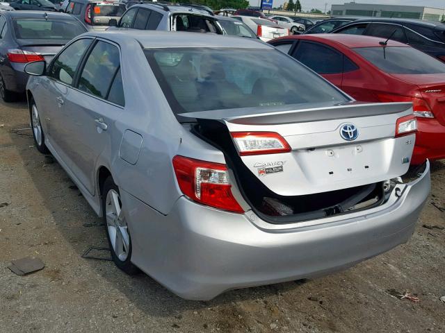 4T1BD1FK1EU121532 - 2014 TOYOTA CAMRY HYBR SILVER photo 3