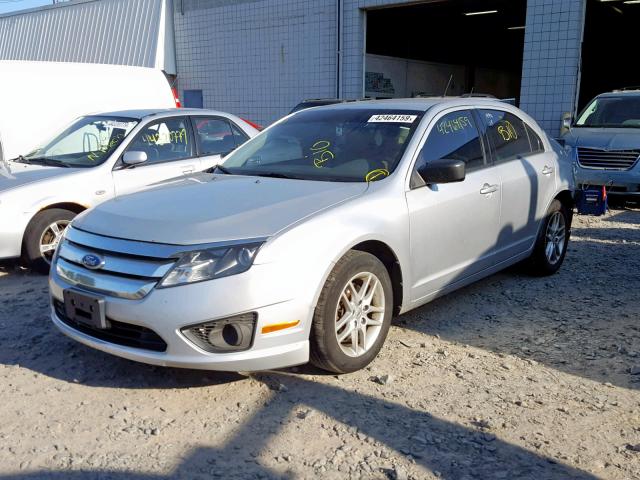 3FAHP0GAXCR261059 - 2012 FORD FUSION S SILVER photo 2