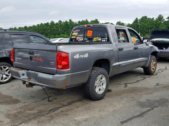 1D7HW48N05S260635 - 2005 DODGE DAKOTA QUA GRAY photo 4