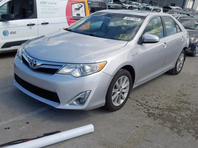 4T1BD1FK7CU050933 - 2012 TOYOTA CAMRY HYBR SILVER photo 2