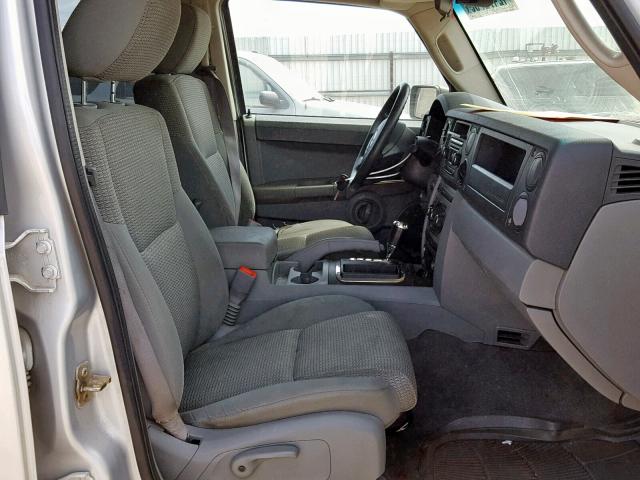 1J8HG48K27C594023 - 2007 JEEP COMMANDER SILVER photo 5
