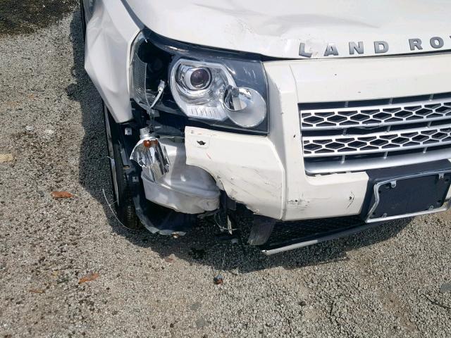 SALFT2BN7AH177503 - 2010 LAND ROVER LR2 HSE TE WHITE photo 9