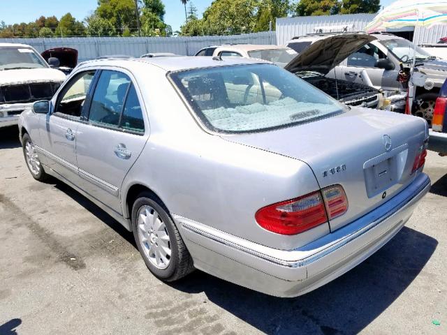 WDBJF65J21B375044 - 2001 MERCEDES-BENZ E 320 SILVER photo 3