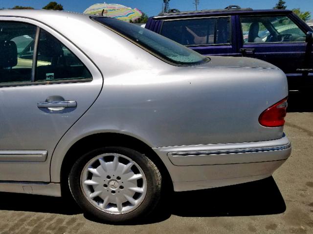 WDBJF65J21B375044 - 2001 MERCEDES-BENZ E 320 SILVER photo 9