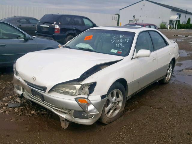 JT8BF28G6Y5083967 - 2000 LEXUS ES 300 WHITE photo 2