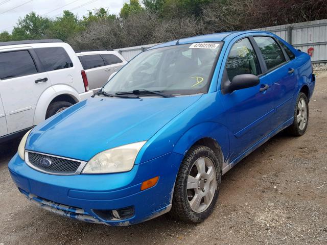 1FAHP34N67W119111 - 2007 FORD FOCUS ZX4 BLUE photo 2