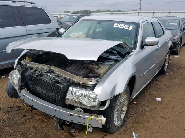 2C3KA53V79H621467 - 2009 CHRYSLER 300 TOURIN SILVER photo 2