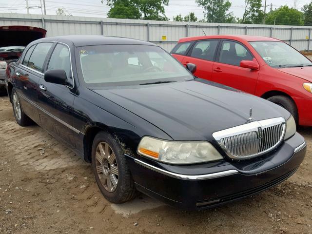 1LNHM85W73Y672528 - 2003 LINCOLN TOWN CAR C BLACK photo 1