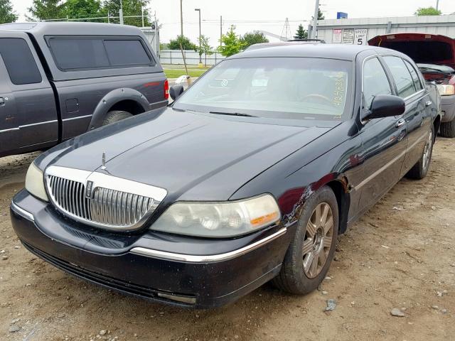 1LNHM85W73Y672528 - 2003 LINCOLN TOWN CAR C BLACK photo 2