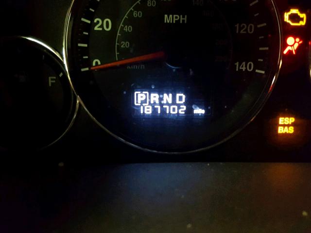 1J8HG48K88C132986 - 2008 JEEP COMMANDER GREEN photo 8