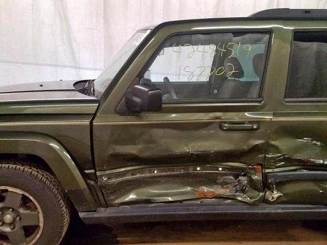 1J8HG48K88C132986 - 2008 JEEP COMMANDER GREEN photo 9