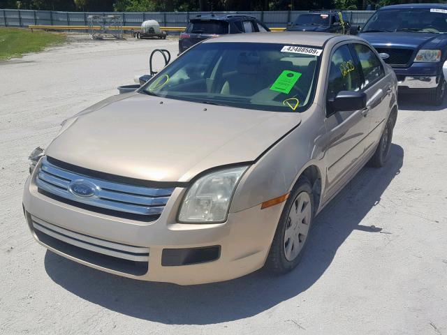 3FAFP06Z26R181984 - 2006 FORD FUSION S GOLD photo 2