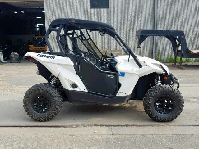 3JBPVAP27HJ000300 - 2017 CAN-AM MAVERICK X WHITE photo 1