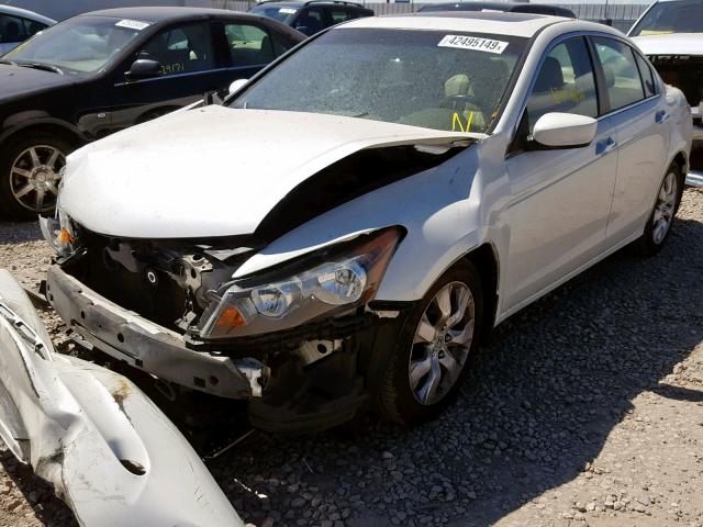 1HGCP3F88AA000834 - 2010 HONDA ACCORD EXL WHITE photo 2