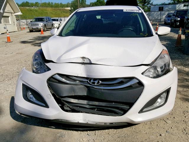 KMHD35LEXDU053229 - 2013 HYUNDAI ELANTRA GT WHITE photo 9