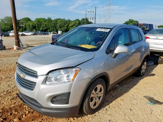 3GNCJKSBXGL241007 - 2016 CHEVROLET TRAX LS SILVER photo 2