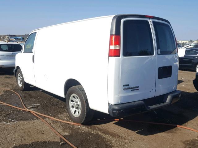 1GCSHAF43B1156158 - 2011 CHEVROLET EXPRESS G1 WHITE photo 3