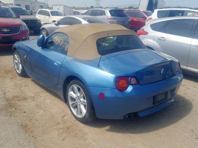 4USBT53534LT25390 - 2004 BMW Z4 3.0 BLUE photo 3