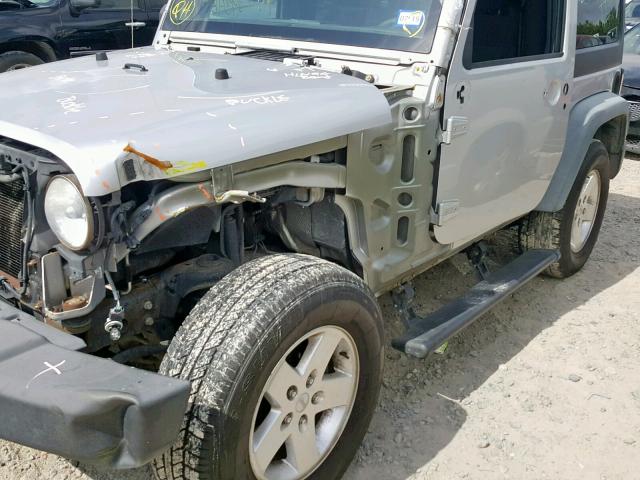 1J4AA2D18BL551224 - 2011 JEEP WRANGLER S SILVER photo 9